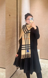 China Replica Burberry Scarf 52usd Only